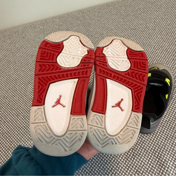 two pairs of baby shoes Jordan Dub Zero White Varsity size 4C/5C - Picture 10 of 11